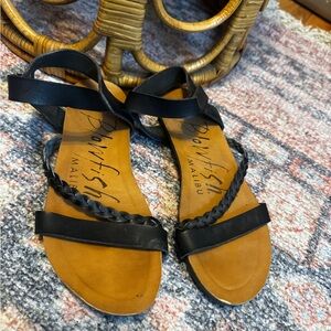 Blowfish Women's Black and Tan Sandals